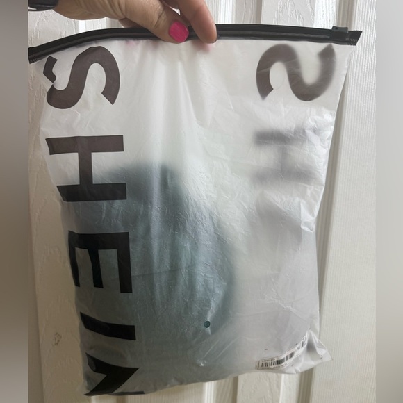 SHEIN Plus Women’s Casual Moss Green Hollow Laser Cut Short Sleeve Tee 3XL (18) - Picture 10 of 10